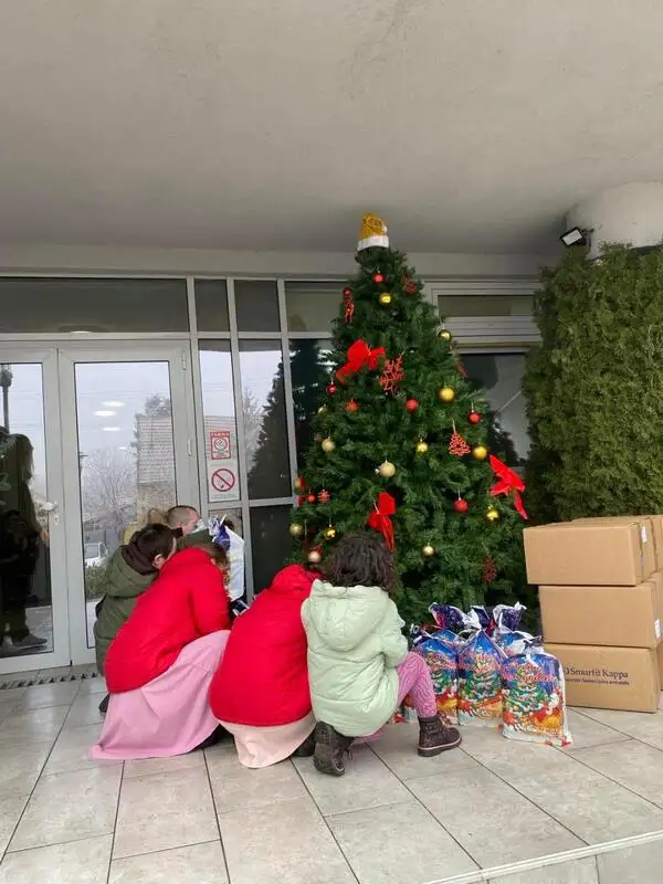 poseta pripadnika vojske srbije pokloni